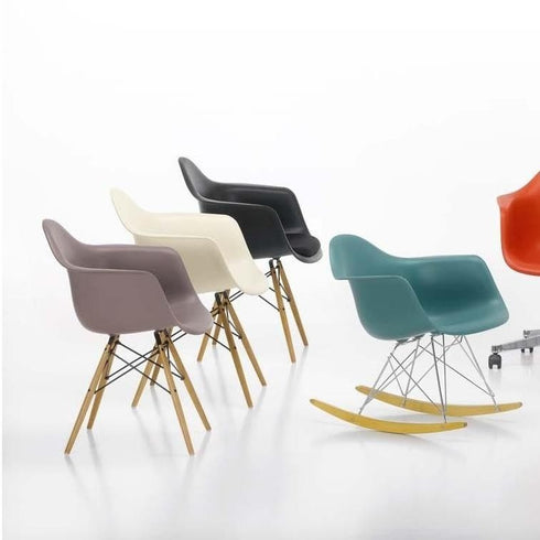 Cadeira de Braços em Plástico Eames DAW / Base Ácer